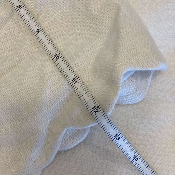 EUC cute white scalloped linen shorts - Picture 7 of 7